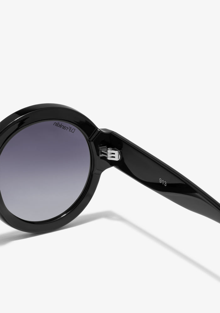 913 SHINY BLACK / GRADIENT SMOKE
