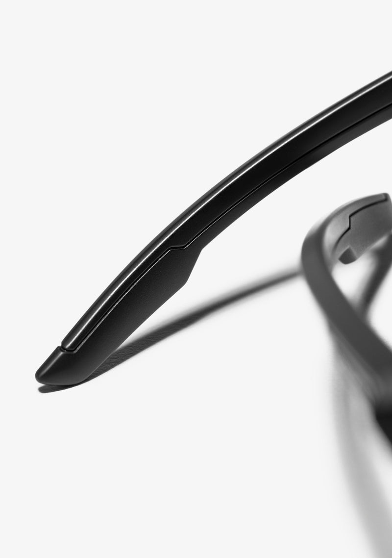 D.Franklin black eyewear sport  details