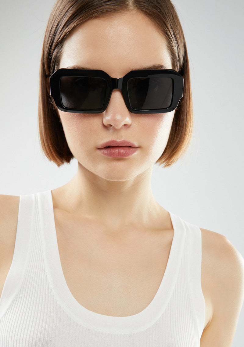 D.Franklin sunglasses EMBLEM GEO BLACK / SMOKE women
