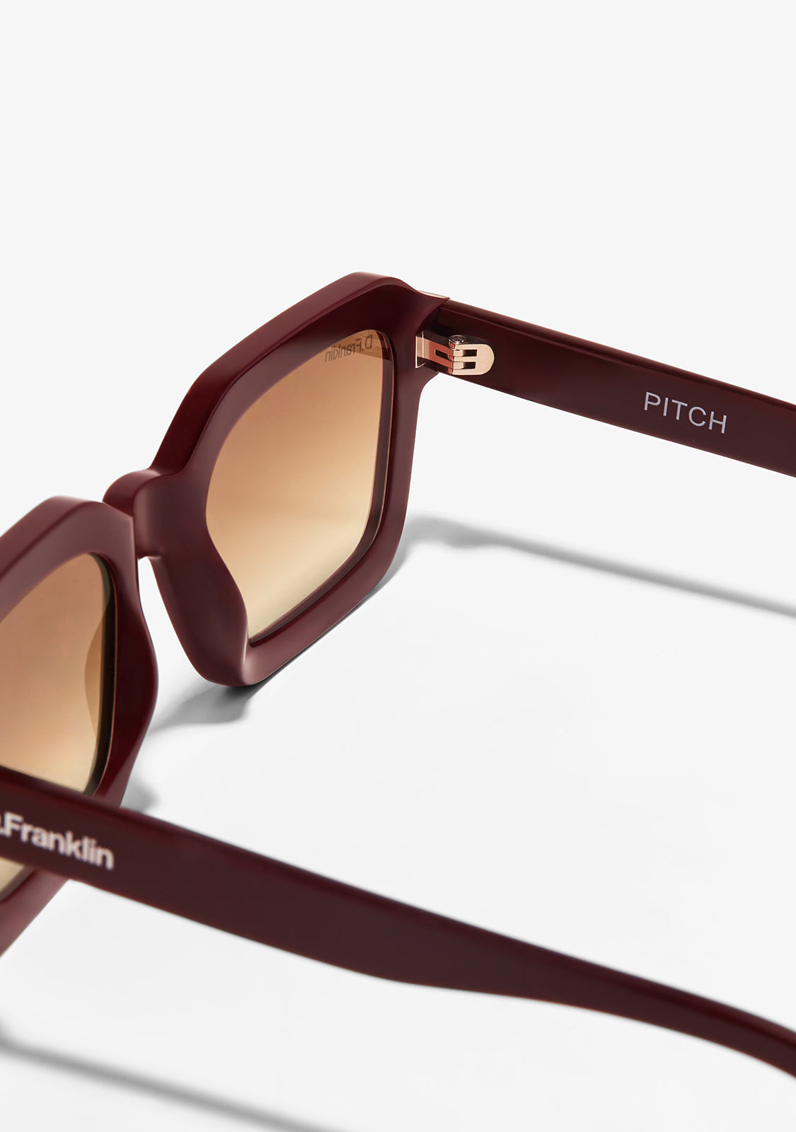 PITCH BURGUNDY / GRADIENT BROWN